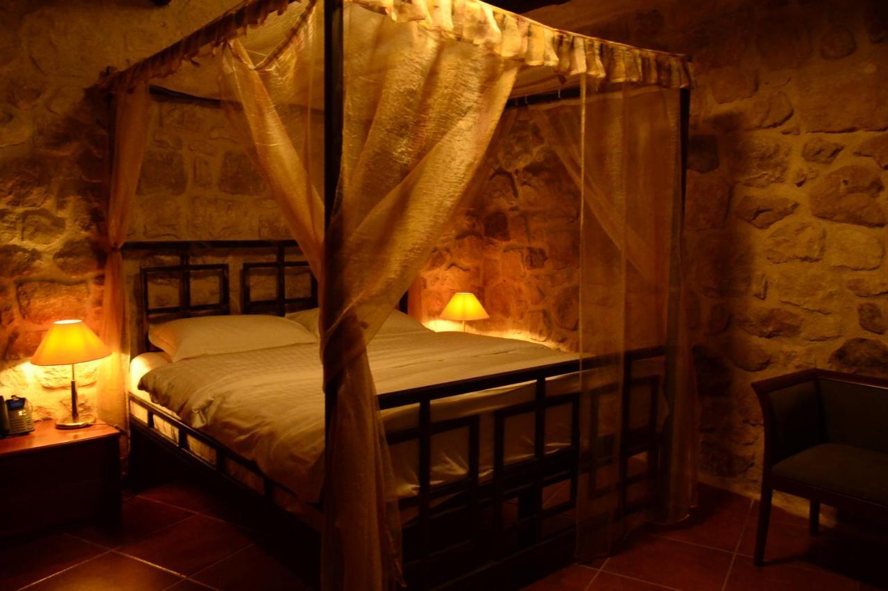 Farm stay Chateau Fasel *